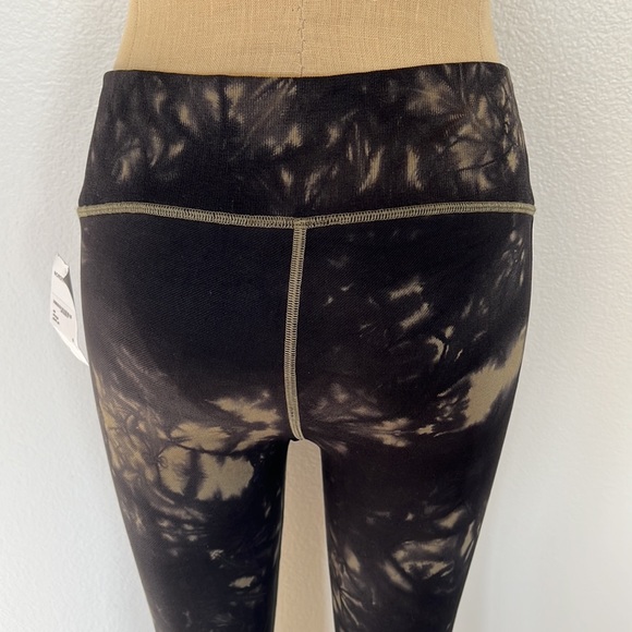Good American Tie Dye Seamless High Waist Leggings Size 3/4 - Picture 6 of 7